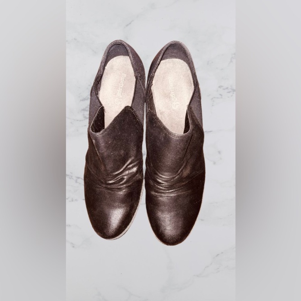 Women’s size 10 Baretraps slip on dress shoes black